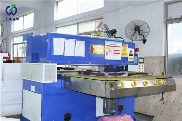 五周泡綿|產(chǎn)品打樣反復(fù)測(cè)量，只為客戶放心