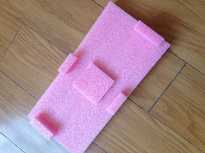 電子行業(yè)選 EPE 珍珠棉內(nèi)襯？這 3 個(gè)定制要點(diǎn)不能少